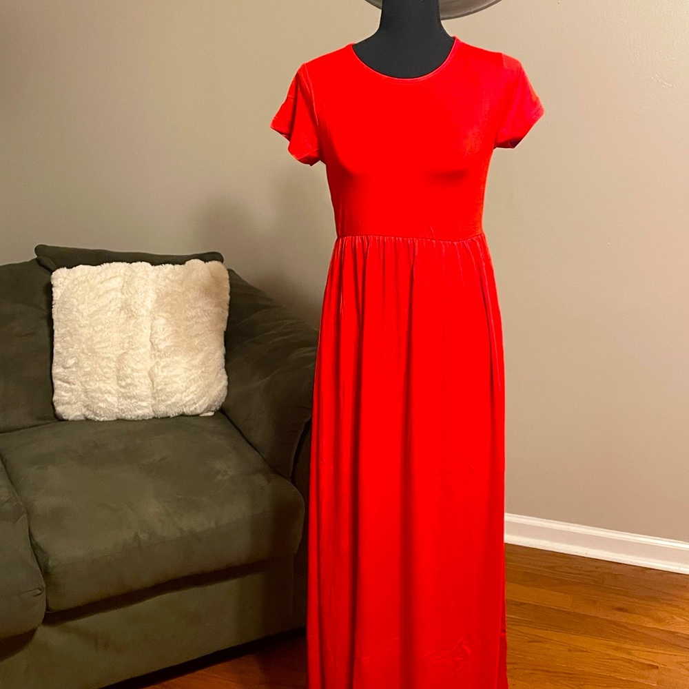 New red summer dress size L